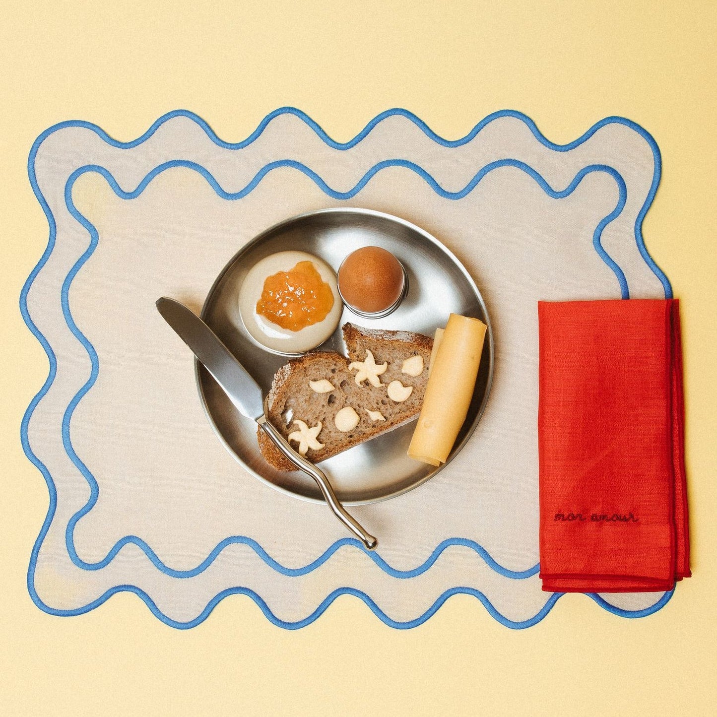 Set 2 Tovagliette in stoffa Beige con ricamo Azzurro - "Wavy" Beige