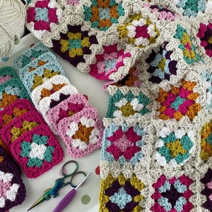 UNCINETTO - la mattonella Granny