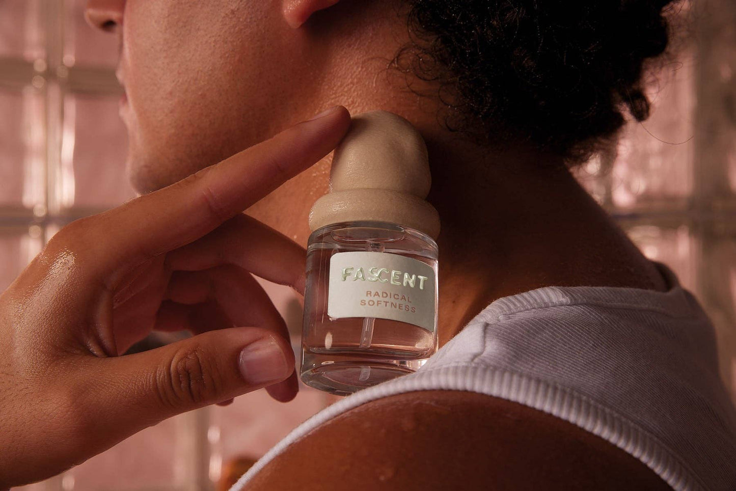 RADICAL SOFTNESS - Pepe rosa, Accordo pelle a pelle, Ambrox