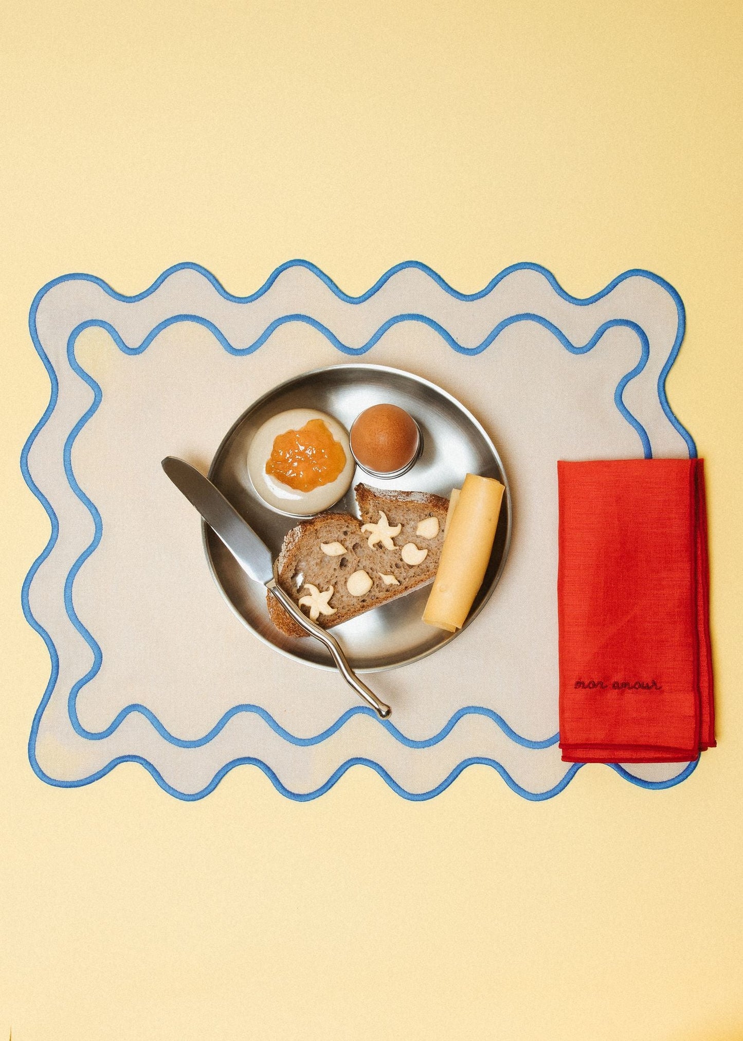 Set 2 Tovagliette in stoffa Beige con ricamo Azzurro - "Wavy" Beige