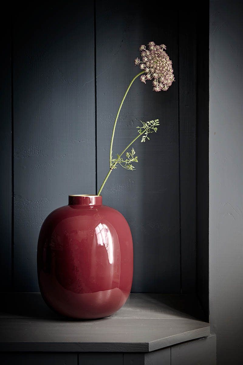 Vase - Dark Pink Metal 