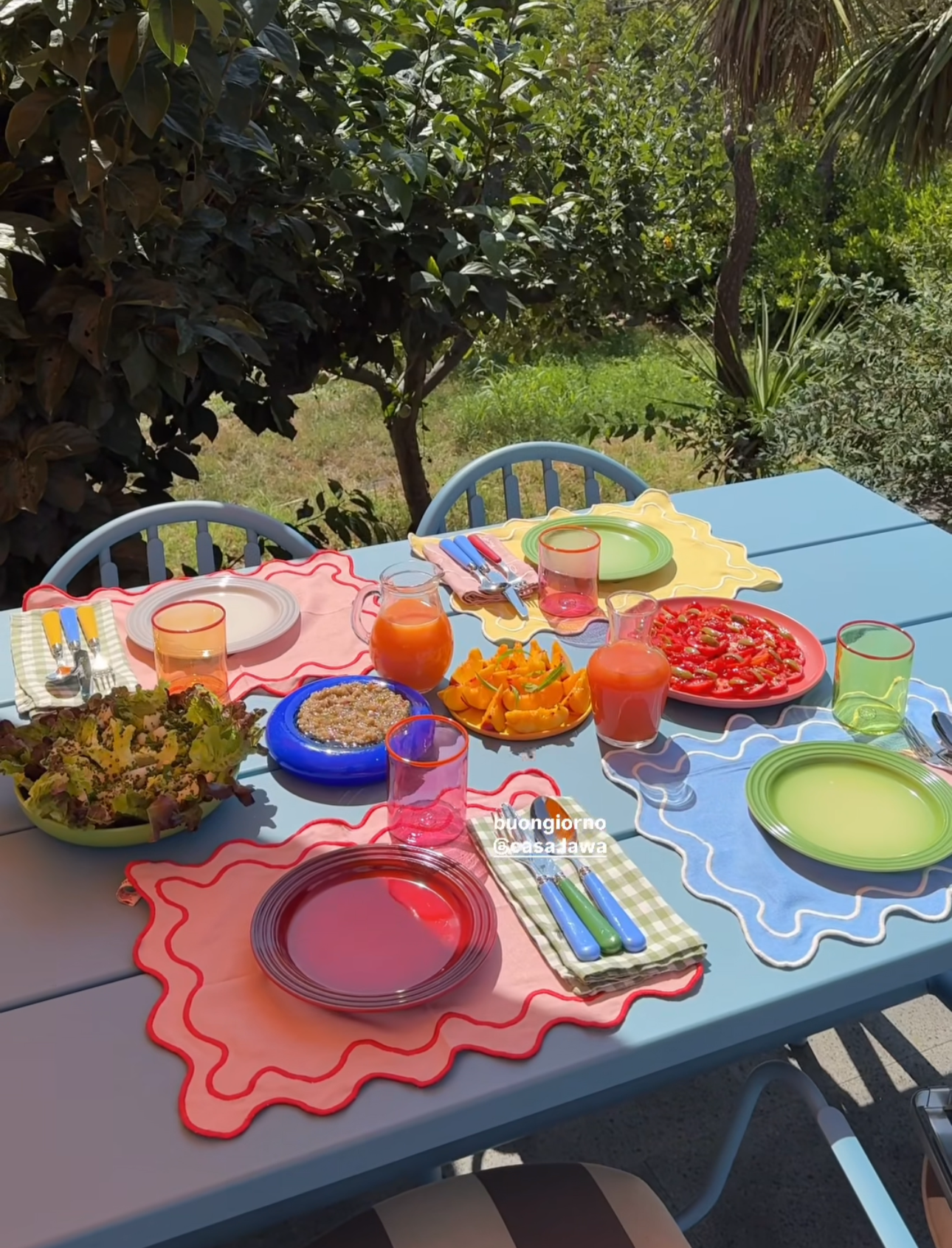 Set 2 Tovagliette in stoffa Azzurro con ricamo Bianco - "Wavy" Blue