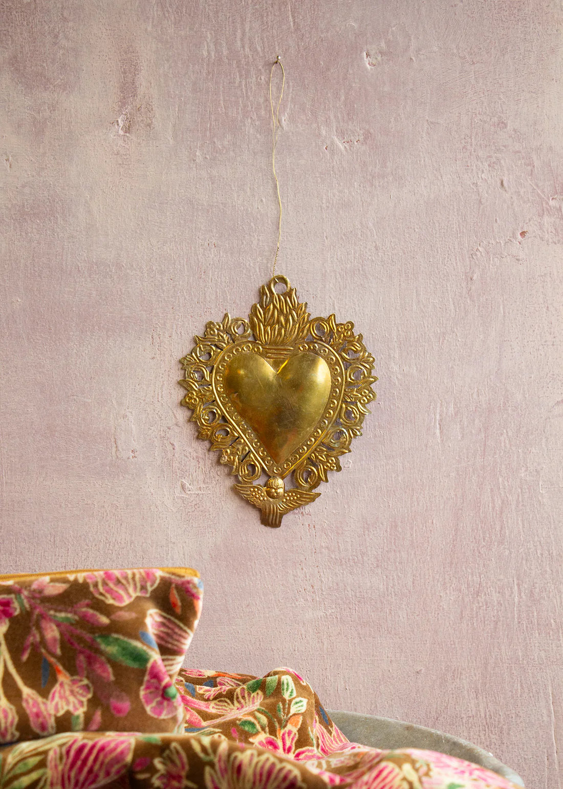 Cuore Sacro in ottone con angelo