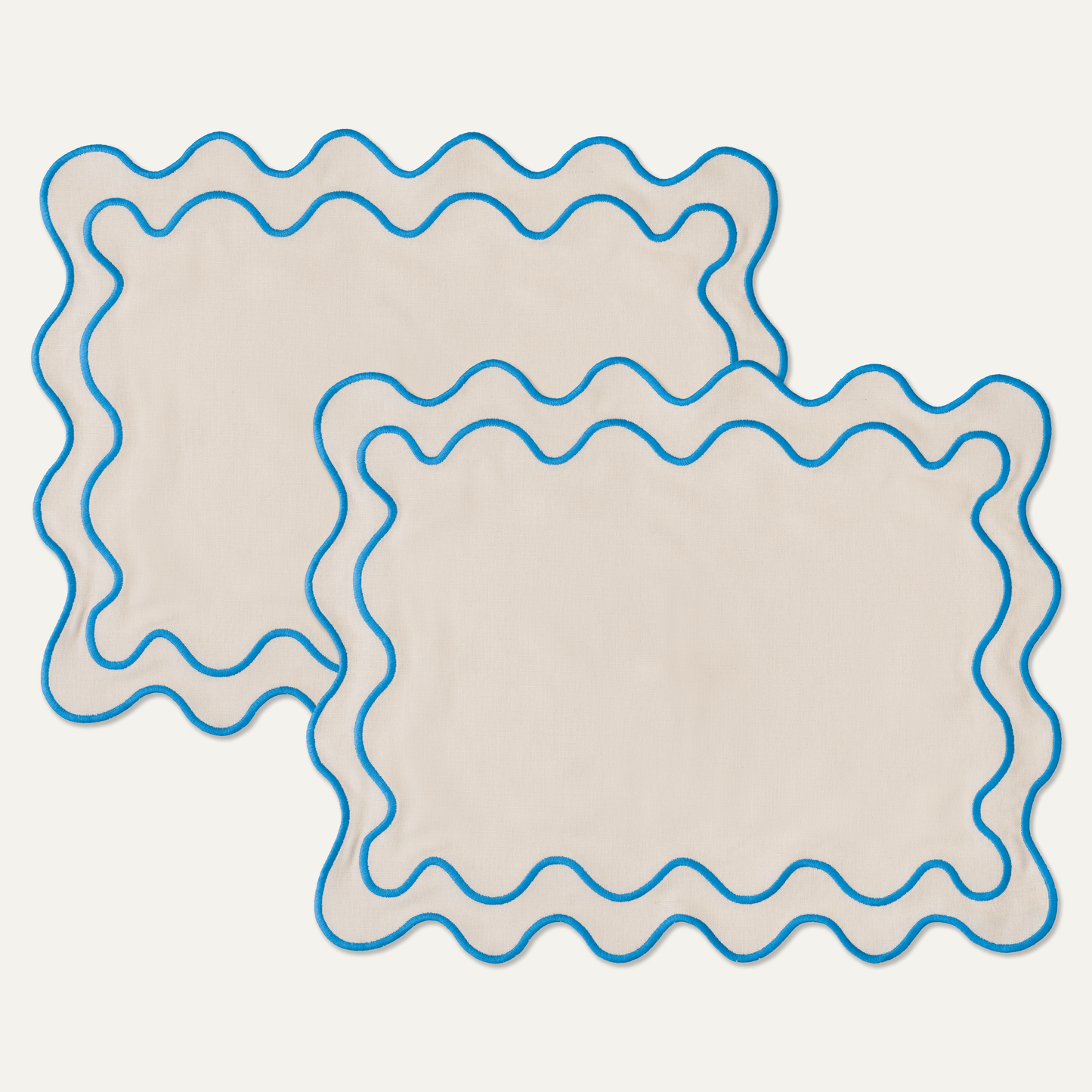 Set 2 Tovagliette in stoffa Beige con ricamo Azzurro - "Wavy" Beige